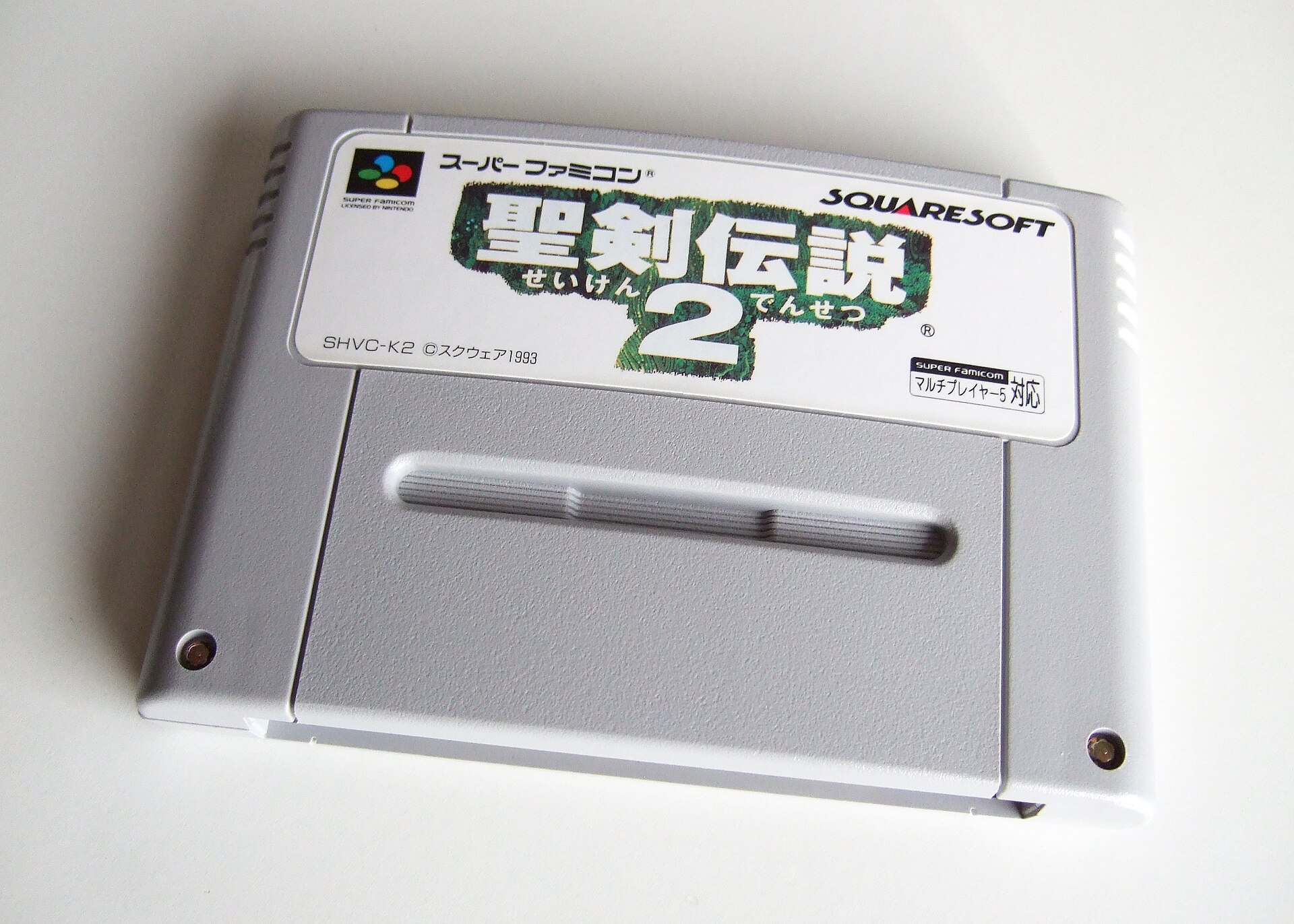 Imagem de referência relacionada a Secret of Mana, item descrito como videojogo de 1993