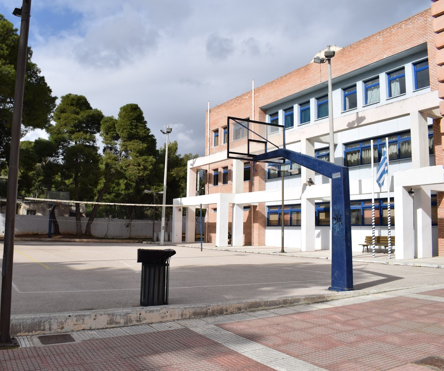 Imagem de referência de Escola de Música da Ilion, descrito nos dados abertos como escola pública grega