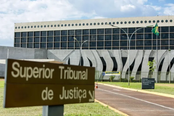 STJ suspende condenação e dá aval a ex-prefeito de Macaé para eleição - destaque galeria