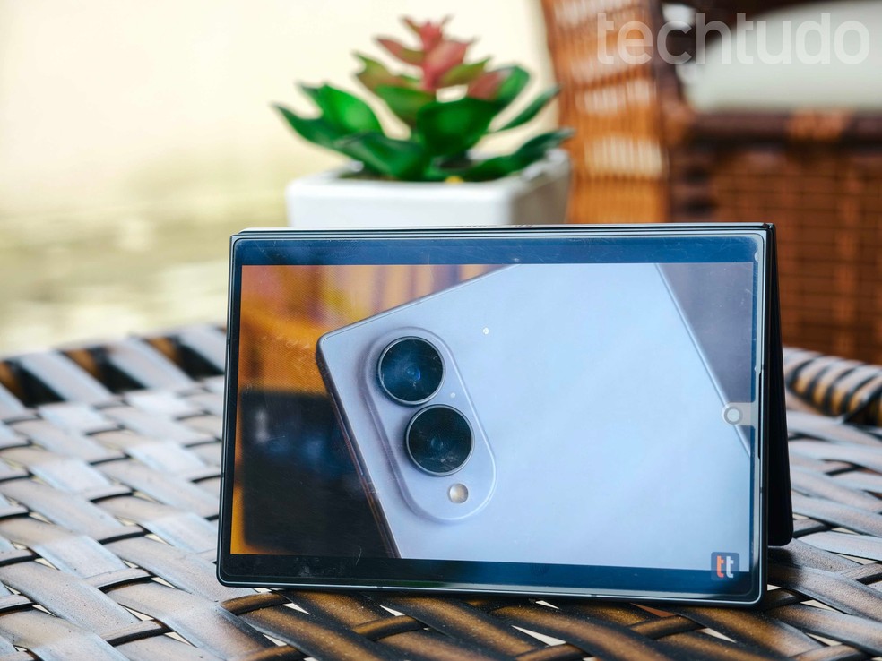 iPhone Duo, Galaxy Z Fold8 e mais: por que o celular passaporte virou moda?
