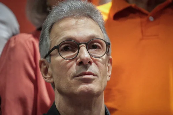 Candidatos do Novo apoiam Flávio no 1º turno entre crise e aval de Zema