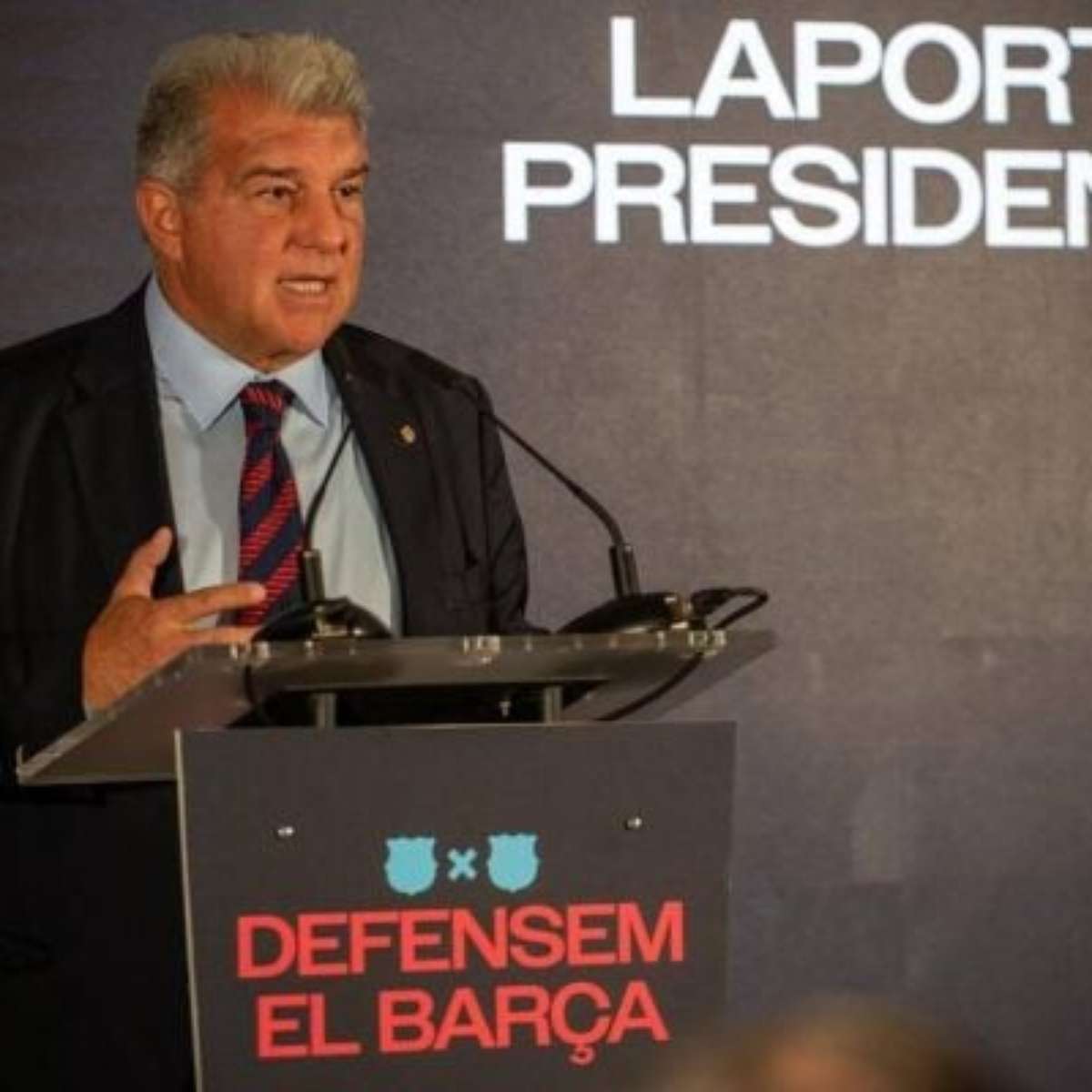 Presidente do Barcelona admite preocupação com Raphinha