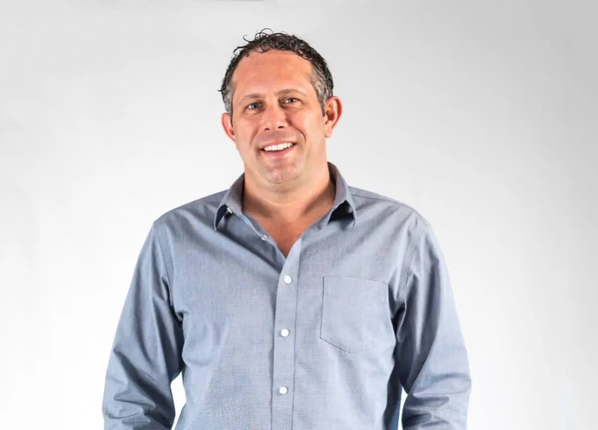 Imagem da matéria: Fim de mês quebrado: crise de liquidez impulsiona análise sobre pagamento quinzenal