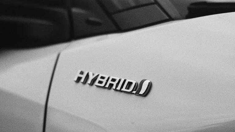 Quanto pode custar a troca da bateria dos carros híbridos? Veja estimativas