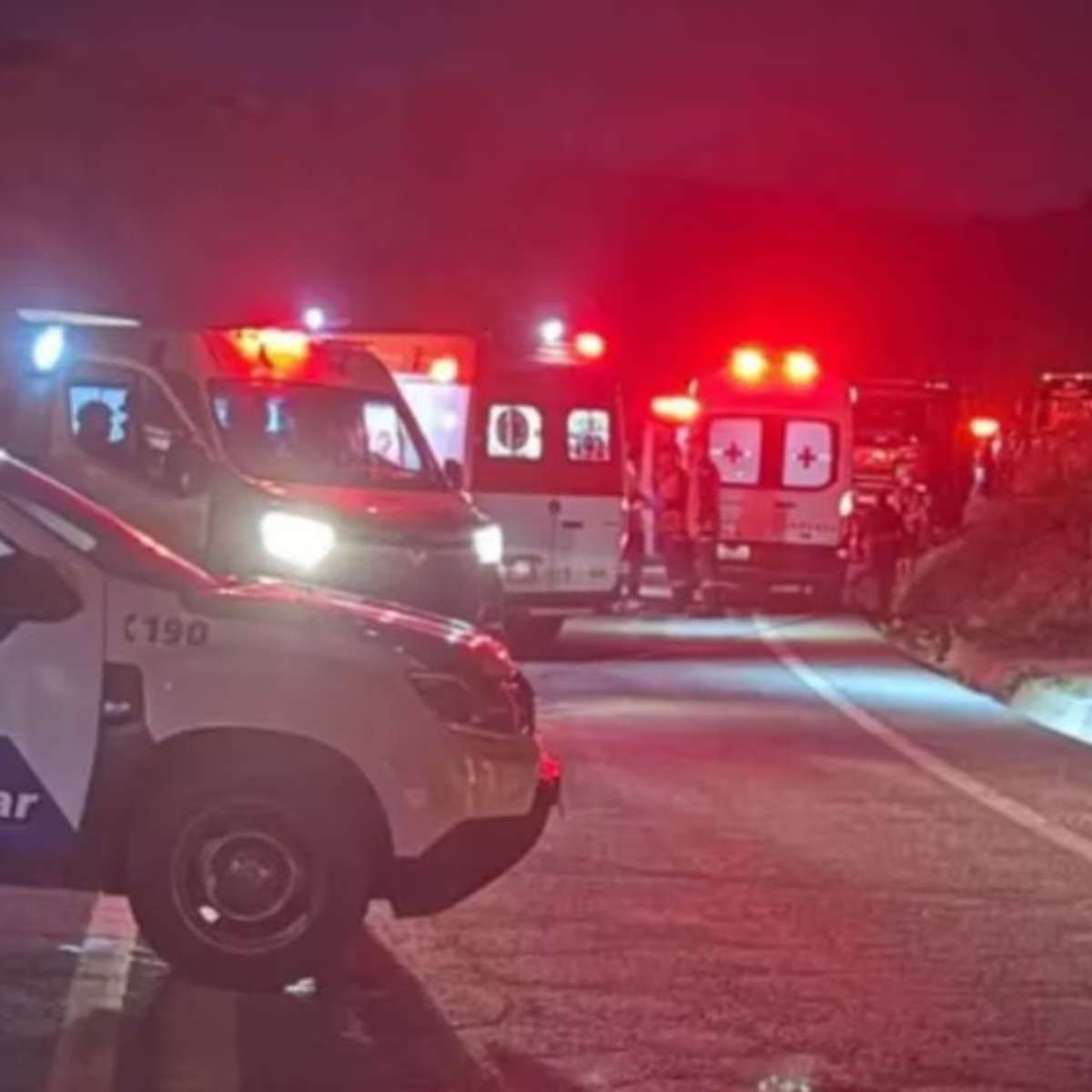 Acidente com ônibus deixa 3 mortos e 44 feridos em rodovia no Espírito Santo