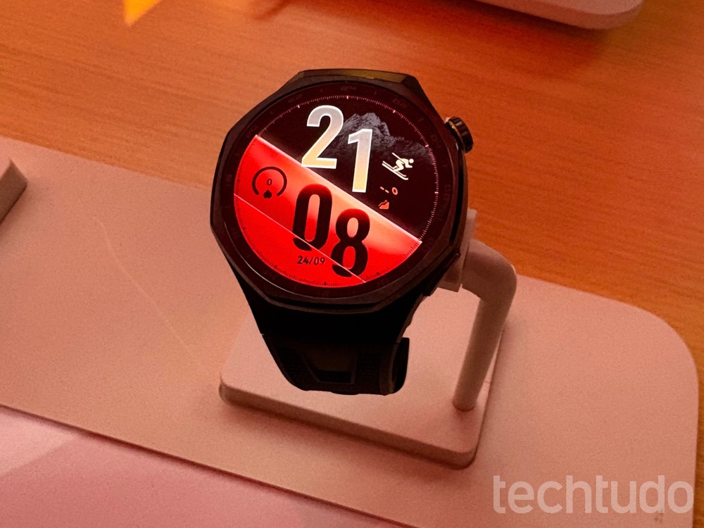 O carro-chefe da Huawei são os novos relógios inteligentes Watch GT 7 e GT 7 Pro — Foto: Lucas Loyo/TechTudo