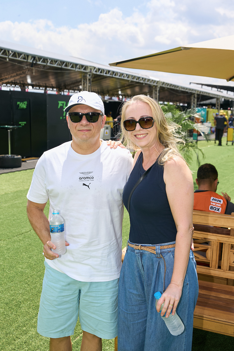 Animado, Camarote Metrópoles curte Stock Car, Fórmula 4 e Turismo Nacional