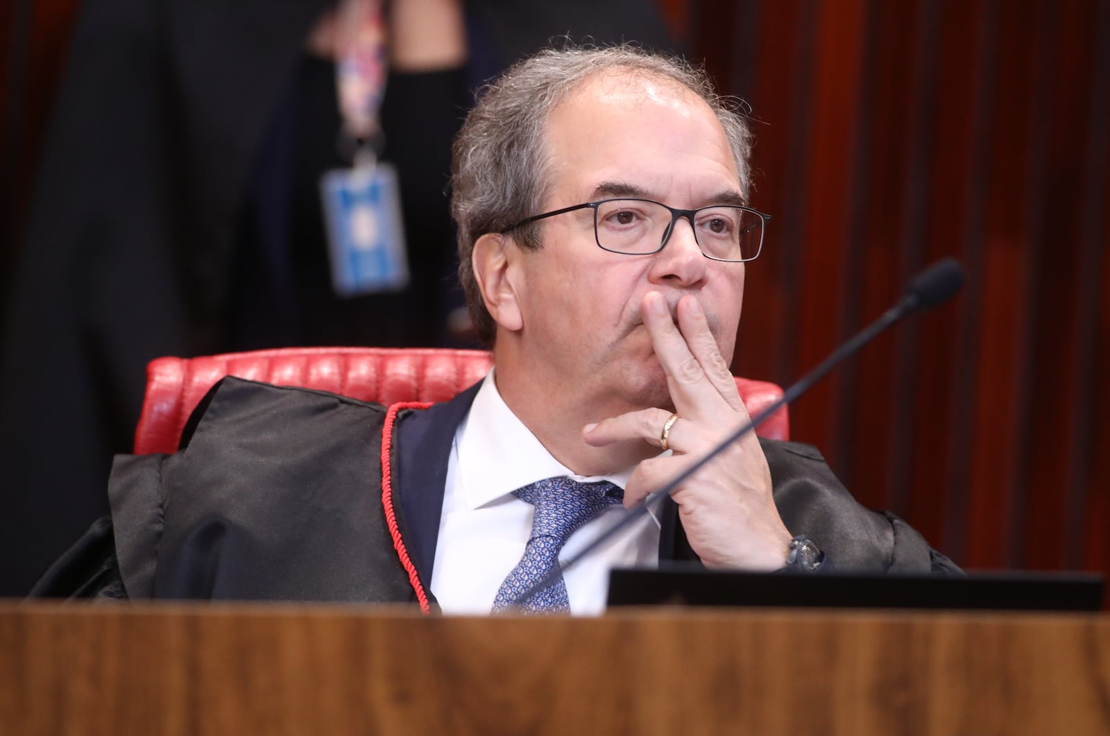 Imagem da matéria: Corregedor do TSE contraria Nunes Marques e libera canal ‘Exército do Lula’ no WhatsApp