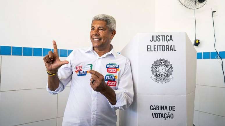 Ciro Gomes, ACM e João Campos saem das urnas enfraquecidos, figurões do Centrão amargam derrota e PT mantém hegemonia no NE