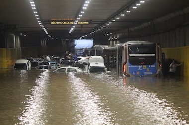 Anhangabaú registrou em 40 min de chuva o esperado para 11 dias, diz Prefeitura após caos em SP