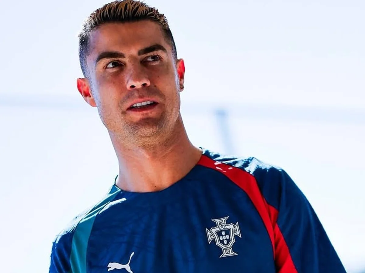 Cristiano Ronaldo retorna à Arábia Saudita após conflito com Jorge Jesus