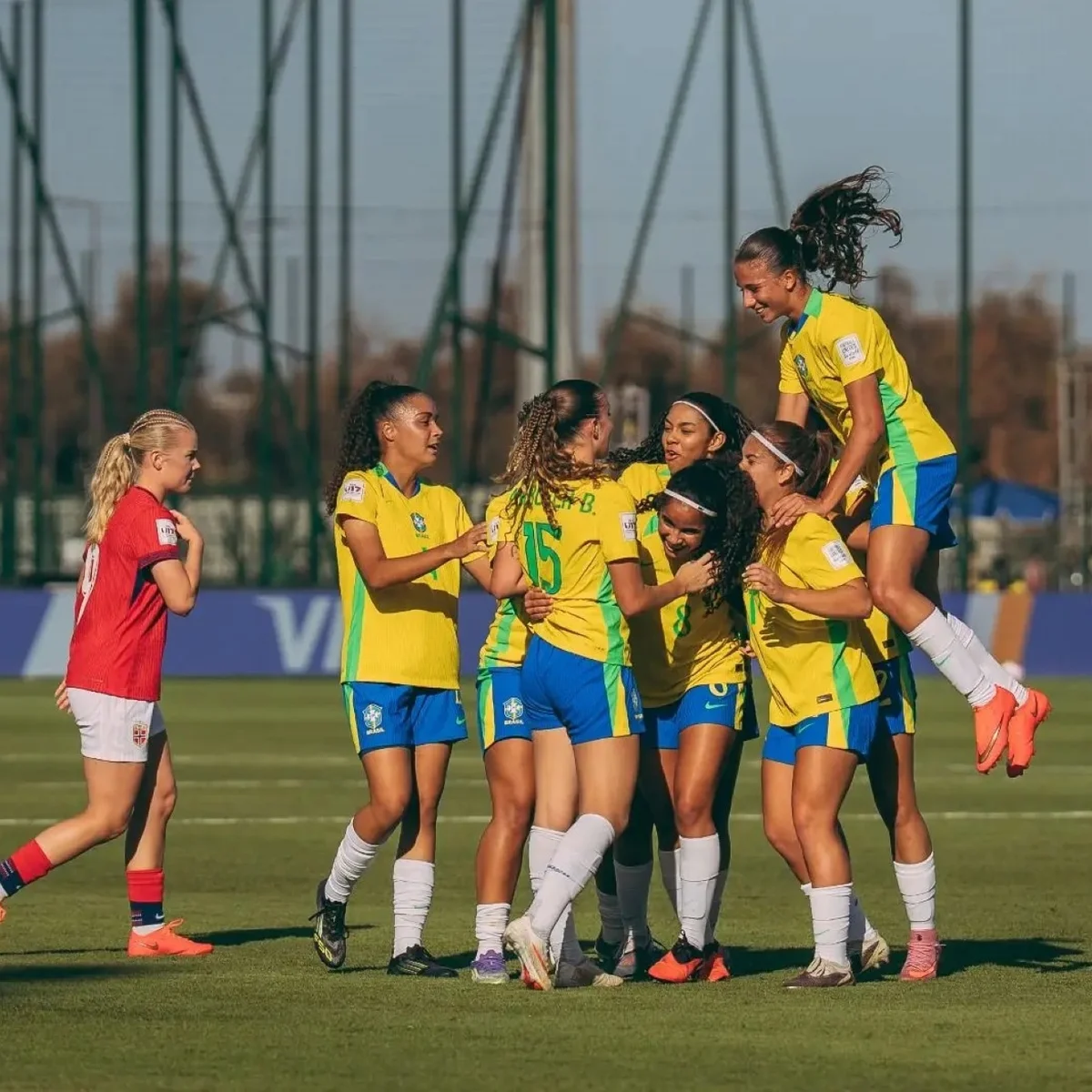 Brasil derrota Noruega e vai ao mata-mata da Copa do Mundo Feminina Sub-17