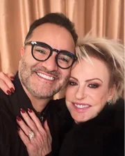 Ana Maria Braga e Fábio Arruda assumiram o relacionamento em janeiro de 2023