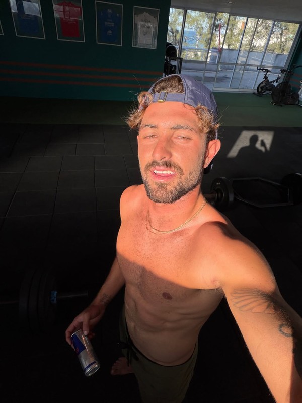 Representante do Brasil nas Olimpíadas e irmão de ex-BBB: quem é o surfista apontado como affair de Paolla Oliveira?