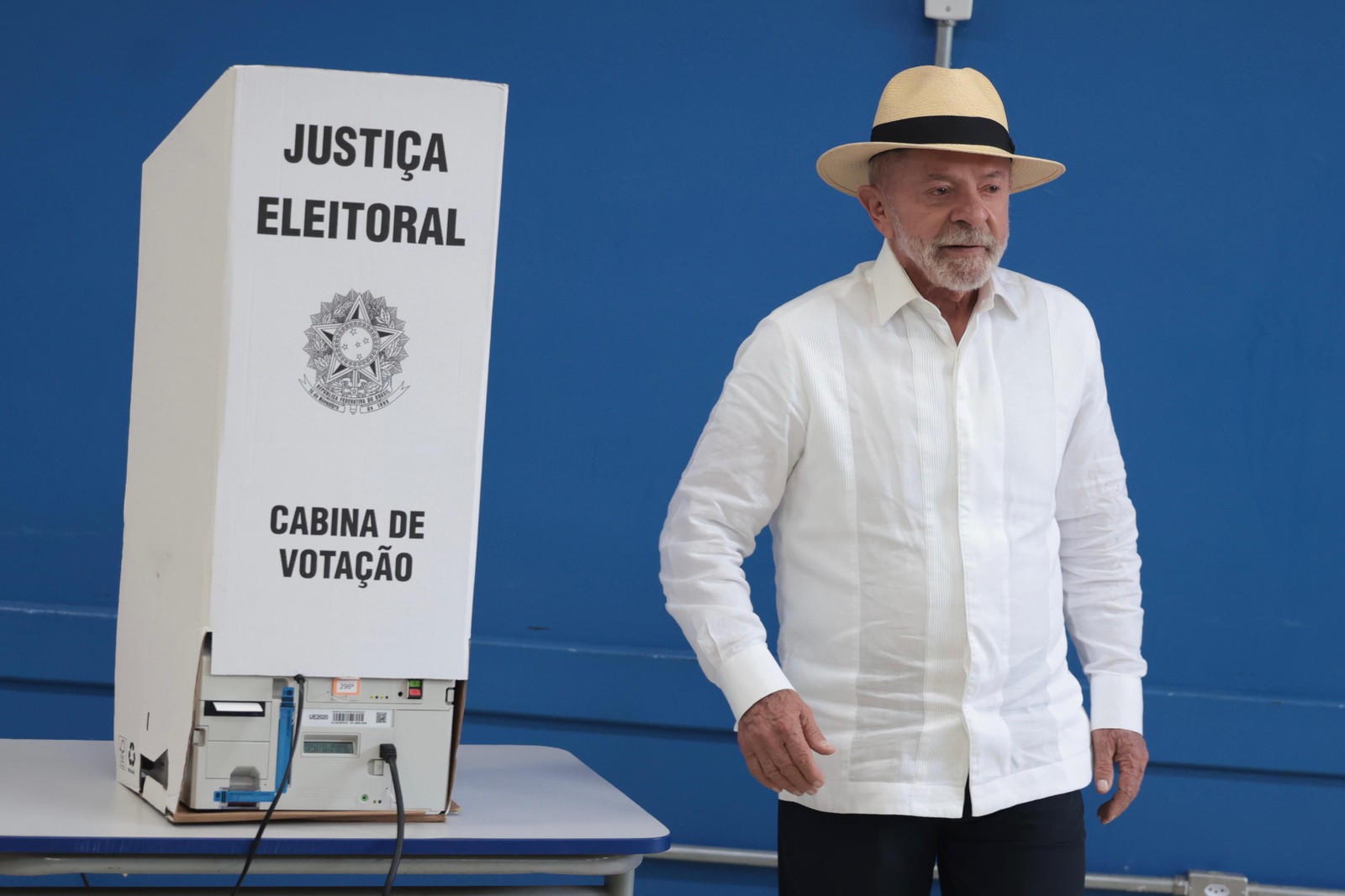 O presidente Lula votou em escola de São Bernardo do Campo, no ABC paulista — Foto: Maria Isabel Oliveira/O Globo