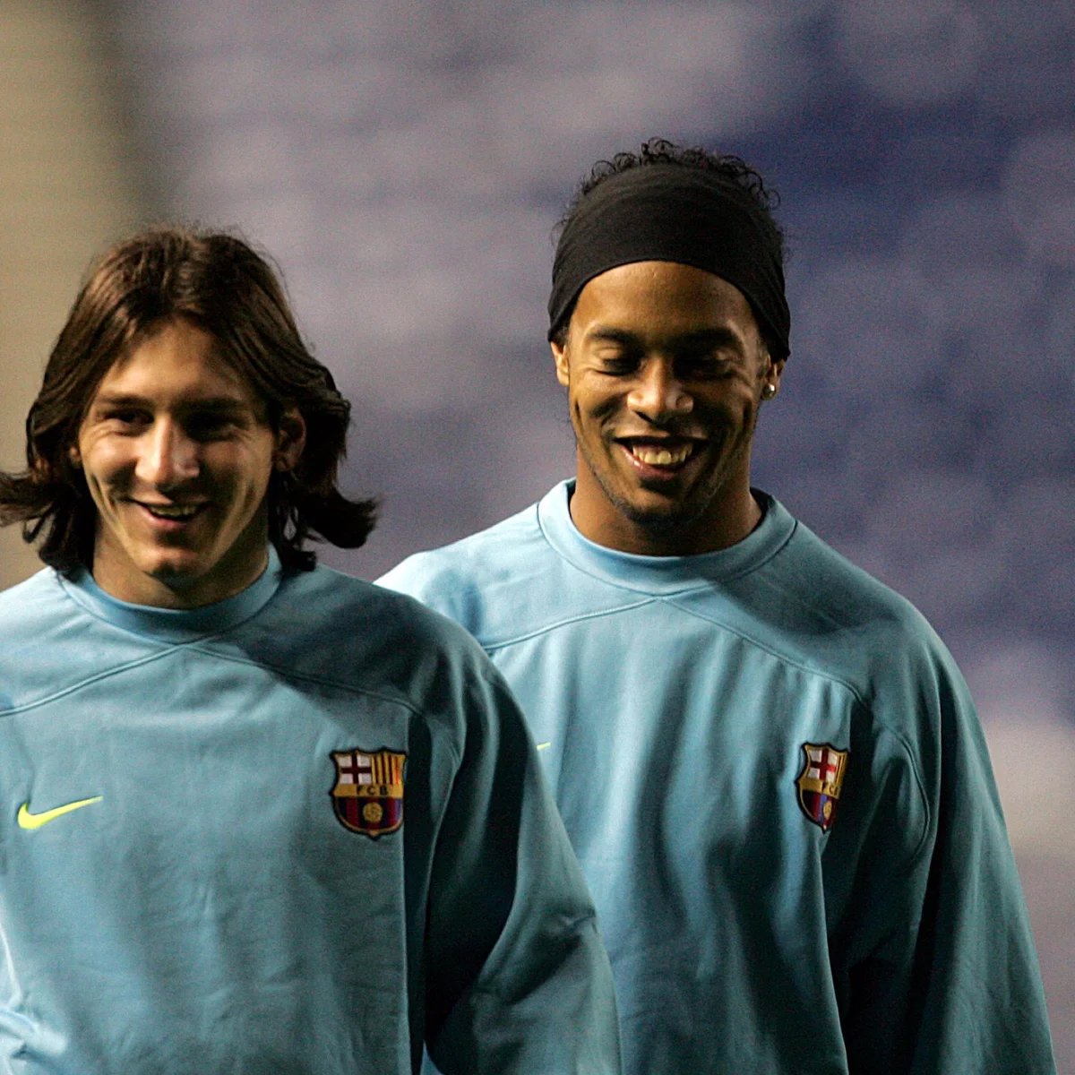 "Nos fez gostar de futebol", declara Ronaldinho em homenagem a Lionel Messi