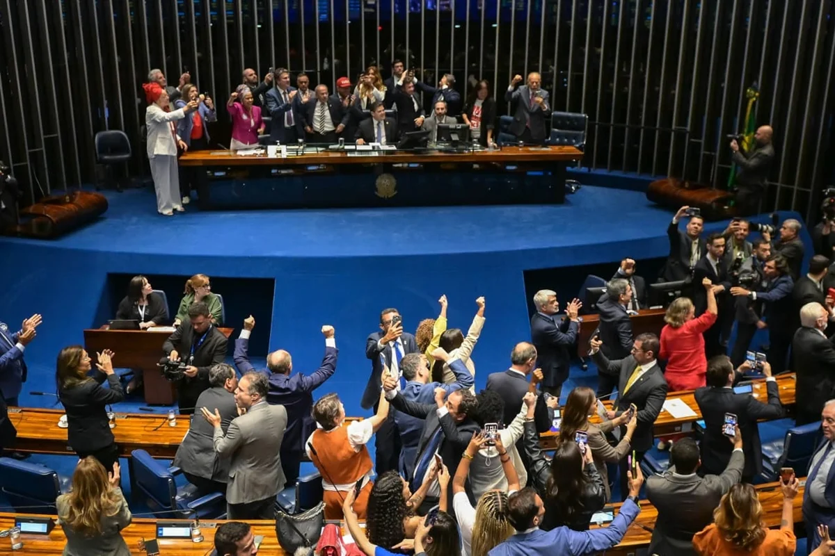 Com presença de Lula, Congresso promulga fim da 6x1 nesta sexta-feira
