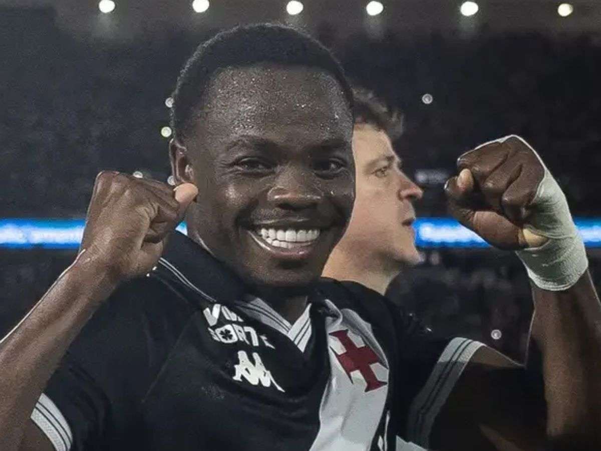 Vasco avalia opções para substituir Andrés Gómez contra o Boca Juniors