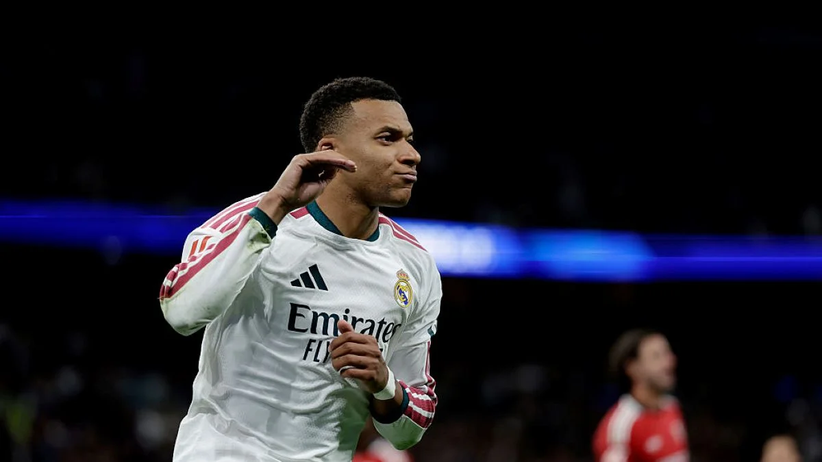 Com dois gols de Mbappé, Real Madrid goleia o Sevilla pelo Espanhol