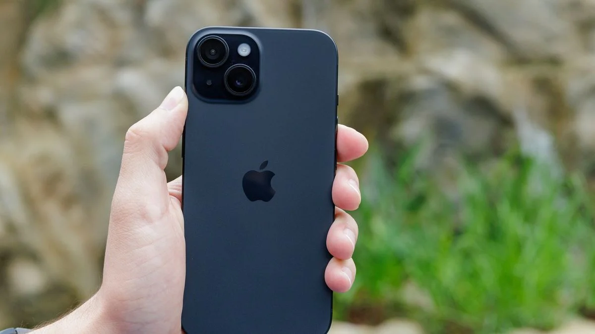 Imagem da matéria: iPhone 15 128 GB entra em oferta e fica em 12x de R$ 304,98