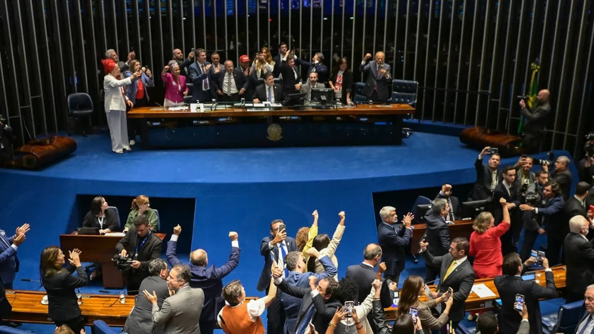 Com presença de Lula, Congresso promulga fim da 6x1 nesta sexta-feira