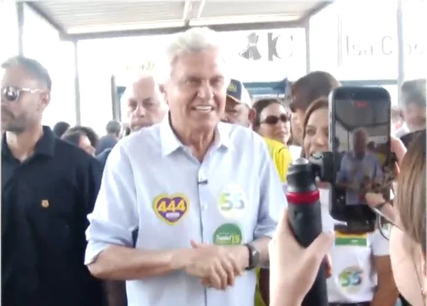 Ronaldo Caiado vota em Goiás ao lado do vice Kassab, presidente do PSD