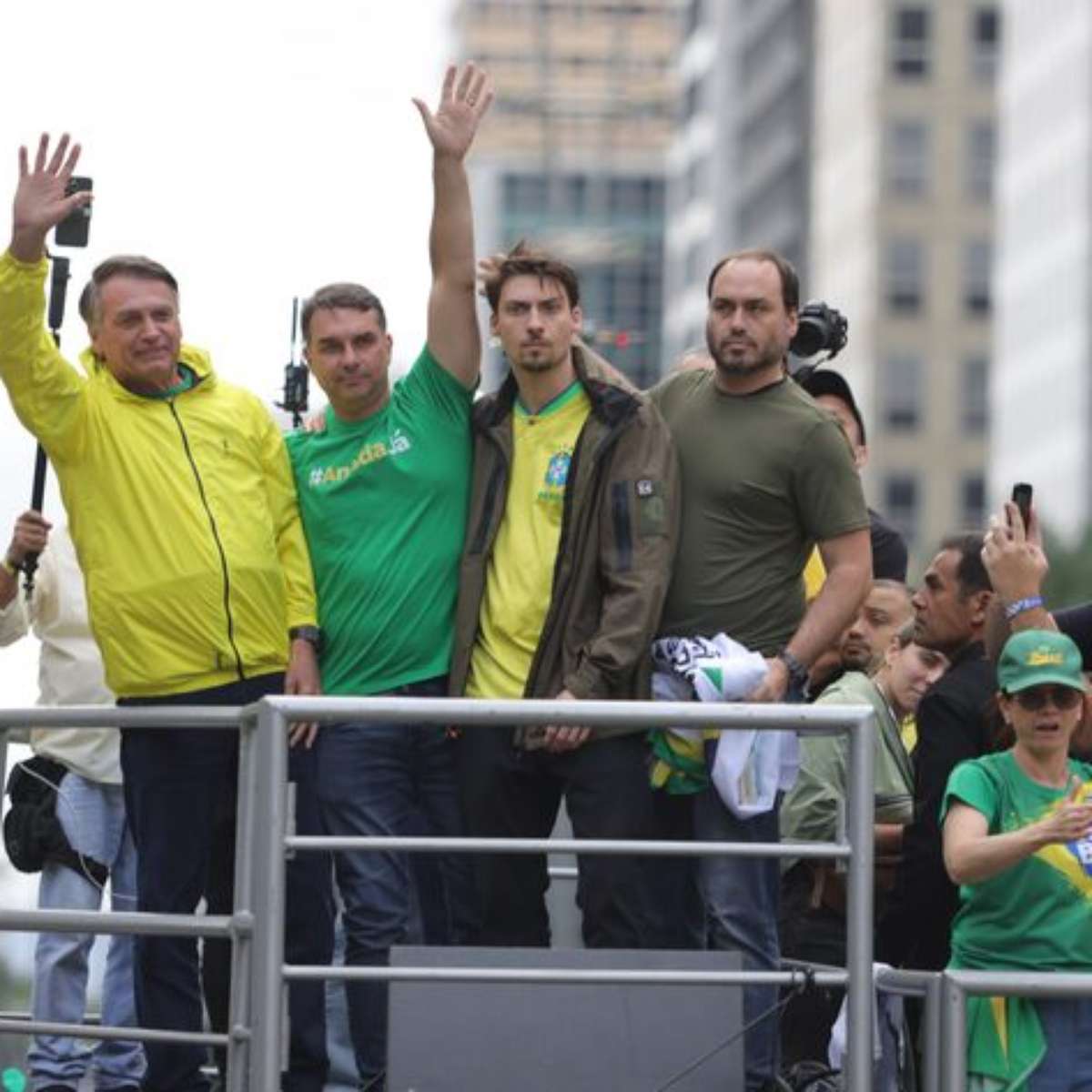 Derrota de Flávio vai além da política para o bolsonarismo? Especialistas opinam