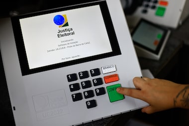 De camisetas a celular na cabine: o que pode e o que não pode no dia da votação