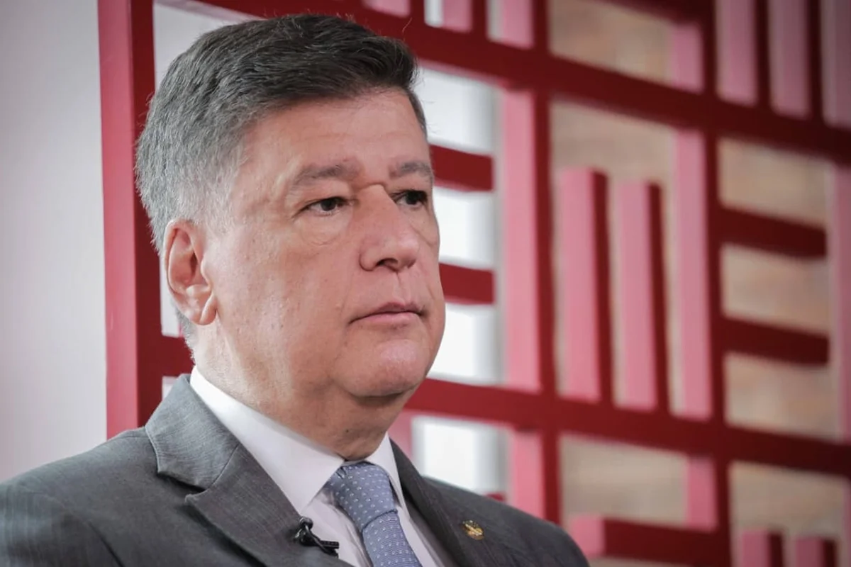 O senador Carlos Viana (Podemos-MG), presidente da CPM do INSS, concede entrevista ao Acorda Metrópoles
