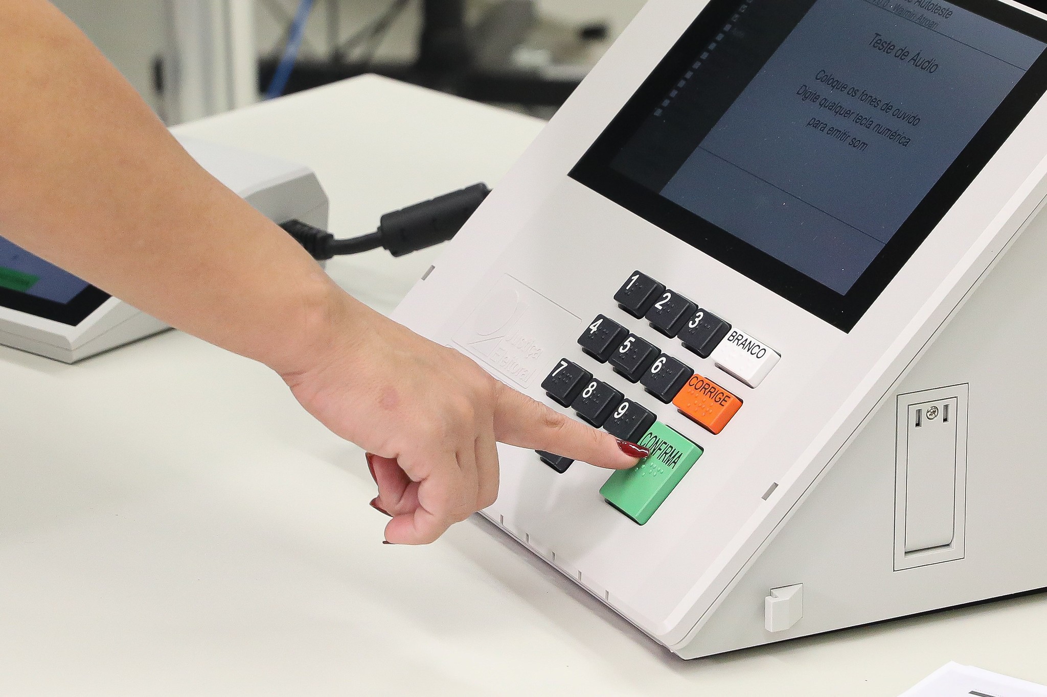 10 atos proibidos no momento de votar na urna eletrônica