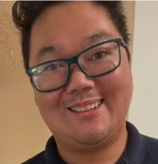 Médico psiquiatra Aníbal Okamoto Júnior, de 38 anos, morreu após se afogar ao salvar as duas filhas no mar Foto: Reprodução/Instagram
