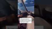 Piloto &eacute; esfaqueado em voo de Dubai para Israel, avi&atilde;o despenca e faz pouso de emerg&ecirc;ncia #shorts