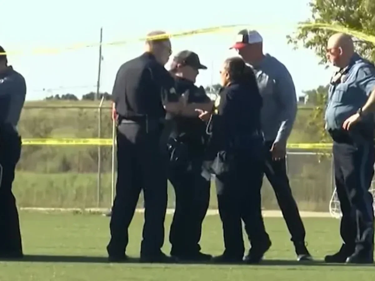 Mulher invade campo de futebol e mata uma criança e um homem nos EUA