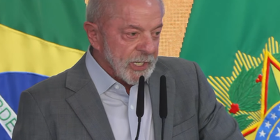Lula (PT) durante sanção do novo limite para Microempreendedores Individuais (MEI) e assinatura da PEC para transporte gratuito Foto: Reprodução / YouTube