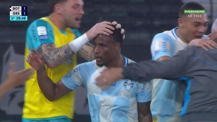 Veja o gol de falta de Jovane Cabral, do Grêmio, contra o Botafogo