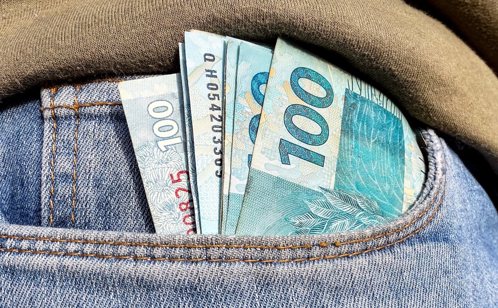 Dinheiro, moeda, real, reais, cédula, cédulas, nota, notas, moeda brasileira, dinheiro brasileiro, inflação, inflação alta, deflação, economia, economia brasileira, mercado, mercado financeiro, finanças, finanças pessoais, orçamento, orçamento doméstico, renda, renda familiar, salário, salário mínimo, remuneração, vencimento, pagamento, poder de compra, custo de vida, custo dos alimentos, aumento de preços, alta dos preços, carestia, desvalorização, valorização, perda do poder de compra, crise e