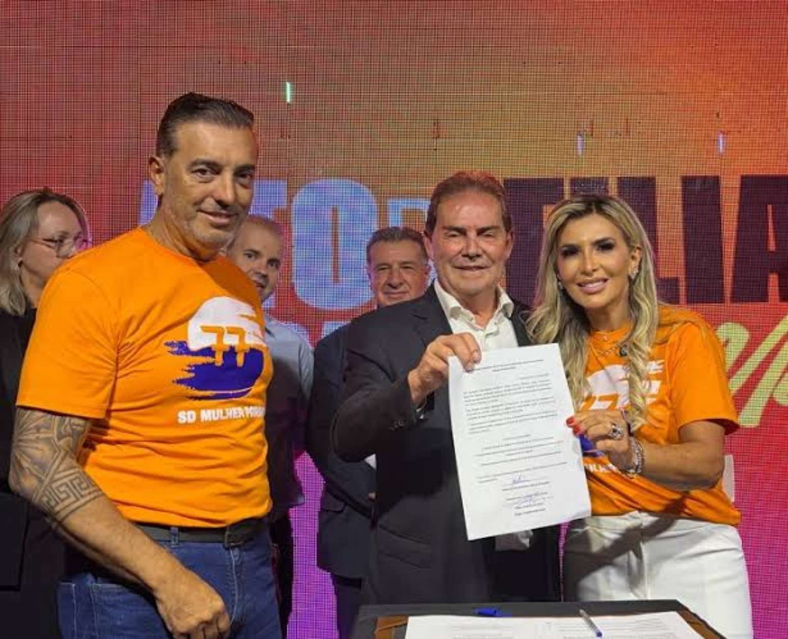 Delegado Francischini (PL), eleito deputado federal e Flávia Francischini (PL), eleita deputada estadual pelo Paraná; eles estão com Paulinho da Força quando se filiaram ao PL
