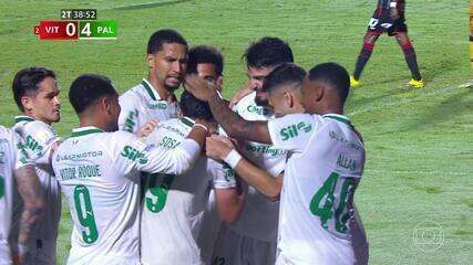 Veja o gol de falta de Ramón Sosa, do Palmeiras, contra o Vitória