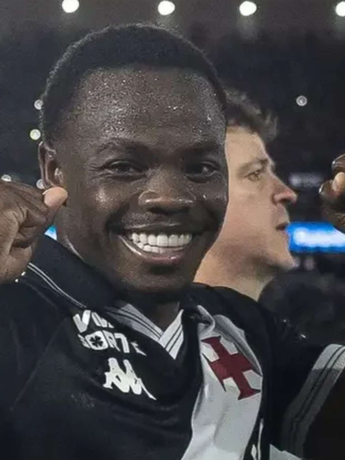 Vasco avalia opções para substituir Andrés Gómez contra o Boca Juniors