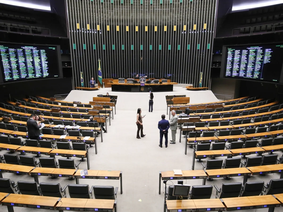 Concurso da Câmara dos Deputados: inscrições começam em 15/10 com 184 vagas