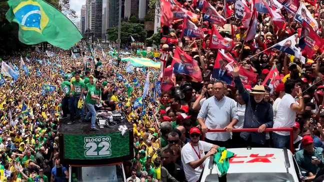 O que Lula e Flávio Bolsonaro podem fazer para conquistar indecisos e eleitores que não votaram