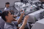 TRE-DF inicia carga e lacração de mais de 6 mil urnas para eleições