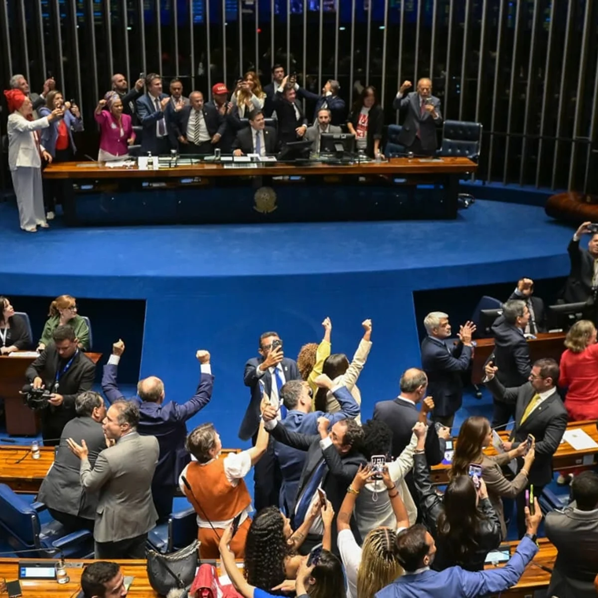 Com presença de Lula, Congresso promulga fim da 6x1 nesta sexta-feira