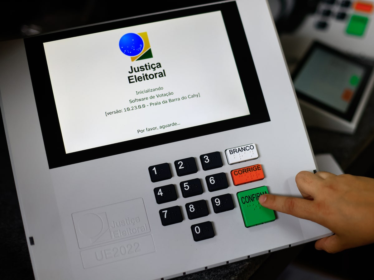 De camisetas a celular na cabine: o que pode e o que não pode no dia da votação