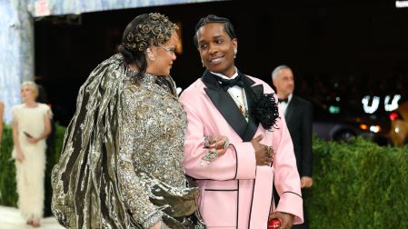 Rihanna le hace twerking a A$AP Rocky.