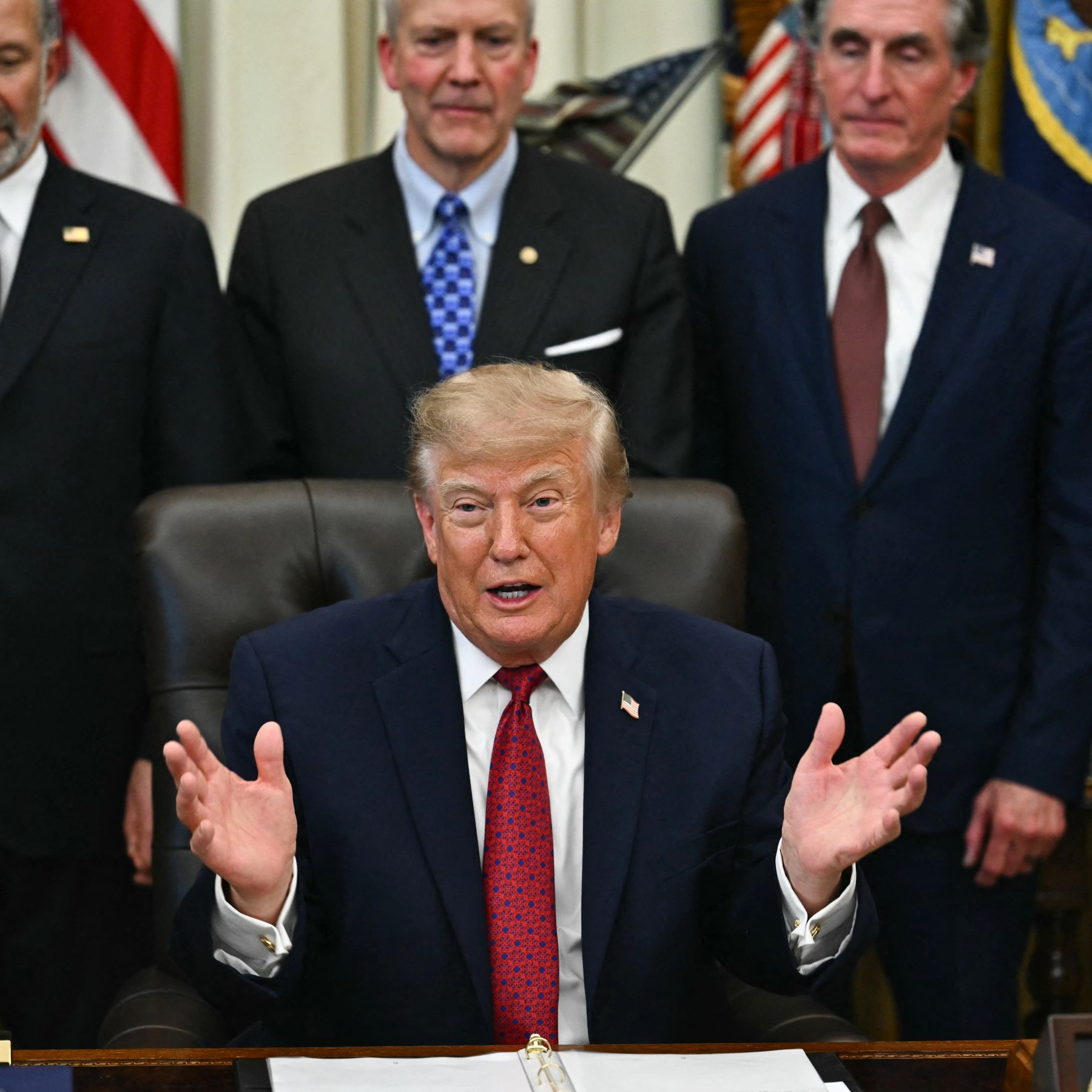 Guerra no Irã ao vivo: Trump sugere que os EUA poderiam atacar o Irã e adverte que o momento está chegando
