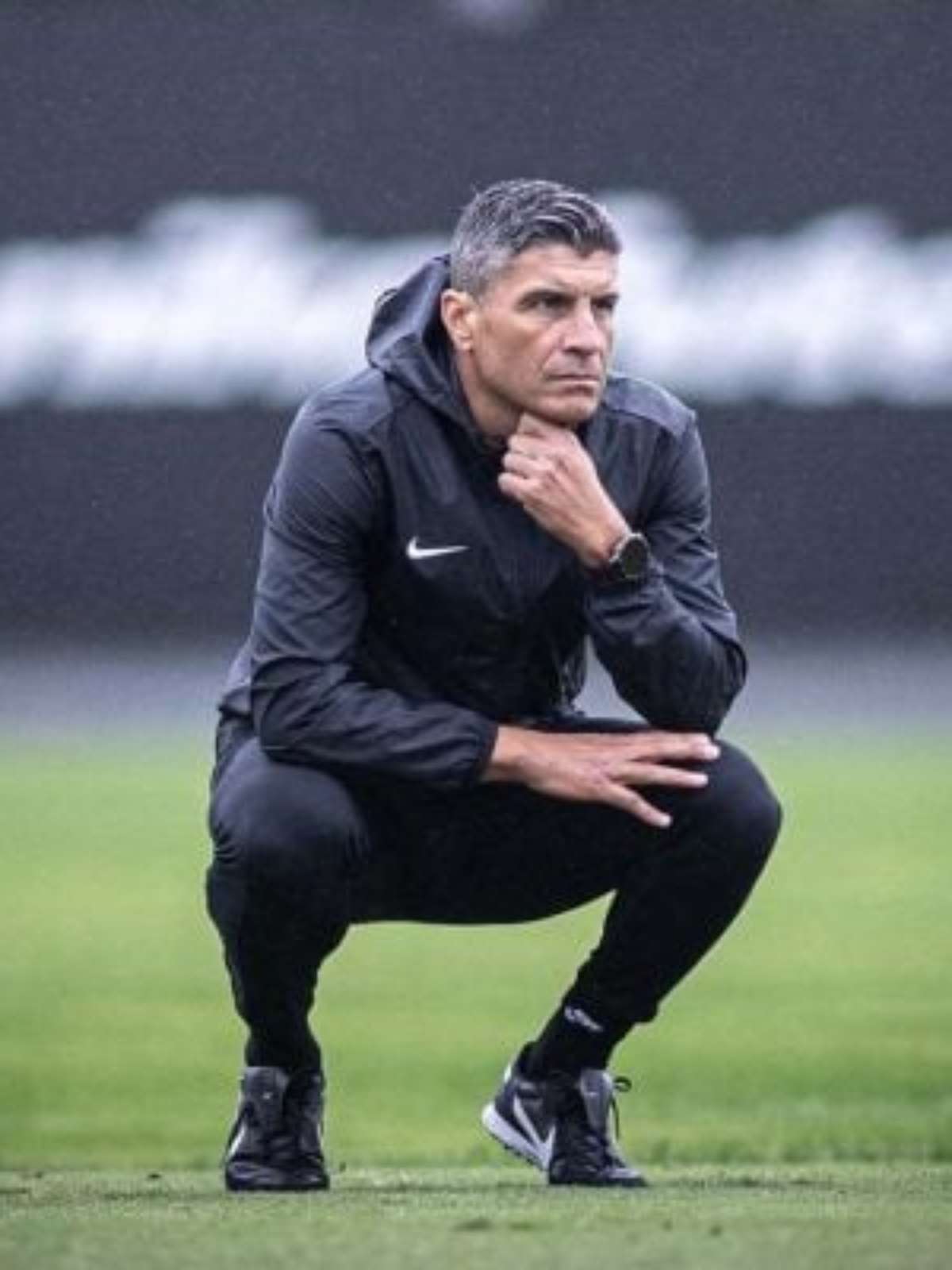 Vasco busca melhor sequência invicta no ano sob comando de Pedro Emanuel