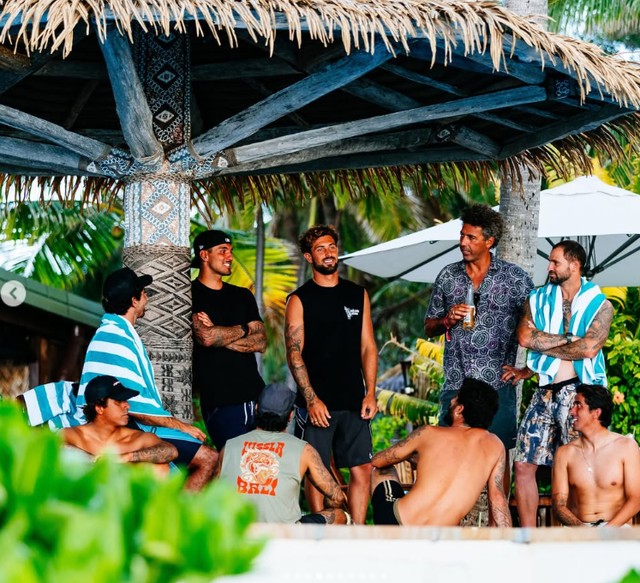 Representante do Brasil nas Olimpíadas e irmão de ex-BBB: quem é o surfista apontado como affair de Paolla Oliveira?