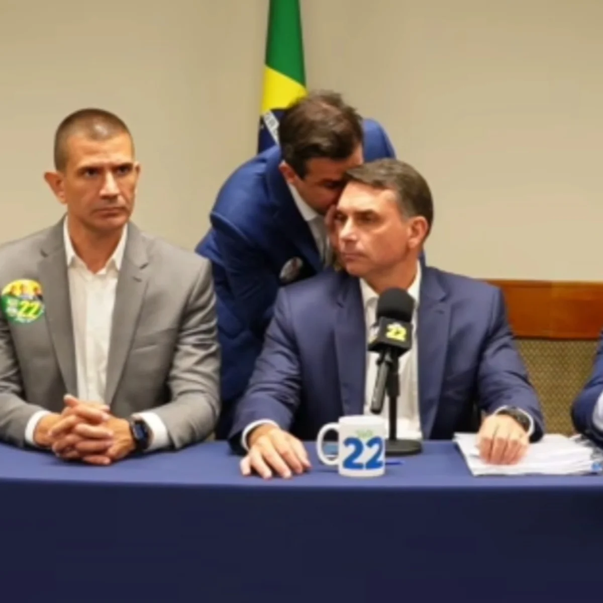 Flávio diz que Lula usou "amigos do Judiciário" para "censurar debate"