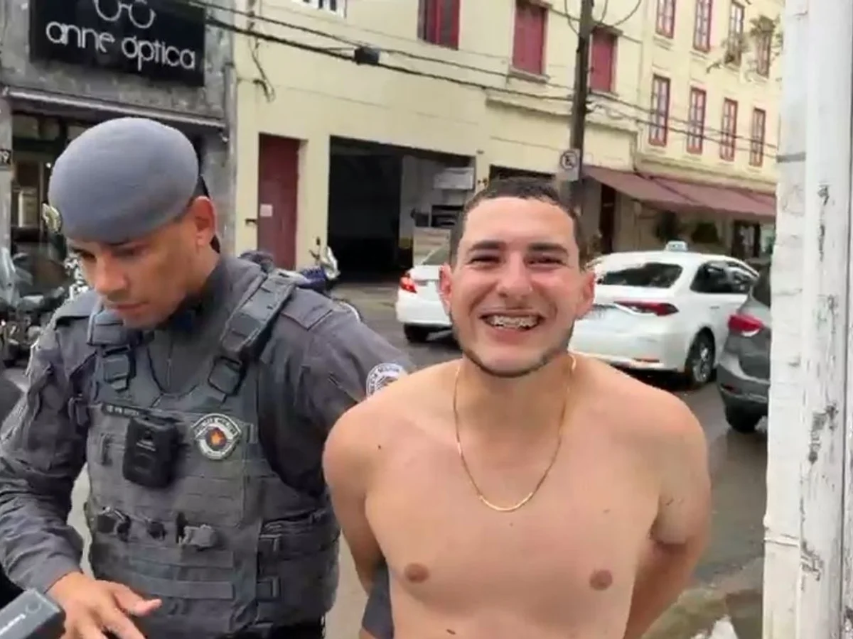 Homem é preso após esfaquear o pai e tentar matar a própria esposa em SP